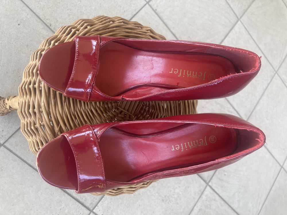 Buty damskie lakierki czerwone Jenniferna koturnie, oryginalne,wygodne