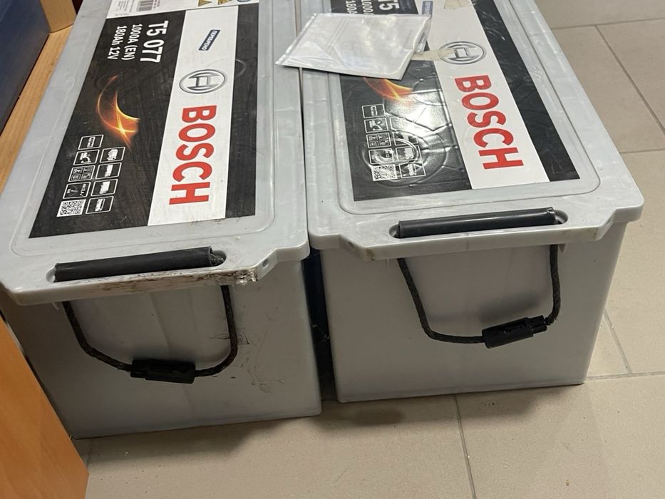 Вантажний акумулятор Bosch 180аh 2шт