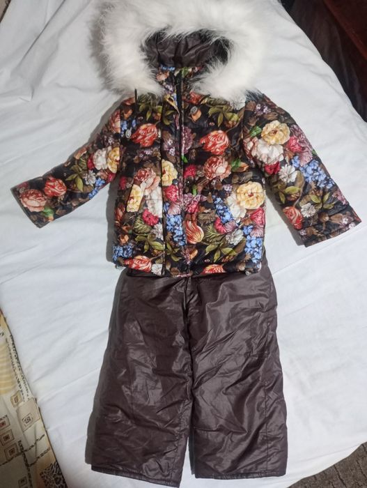Зимовий комплект на дічинку комбінезон та картка .