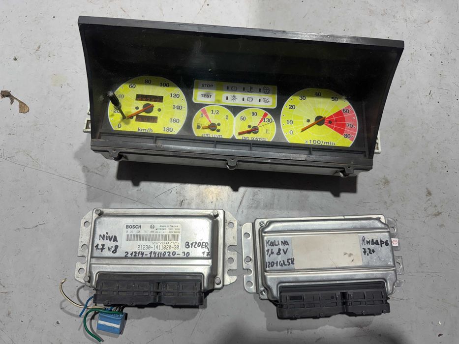 Блок управління двигуном ЕБУ ВАЗ Ніва Каліна ЭБУ Мозги Панель приладів