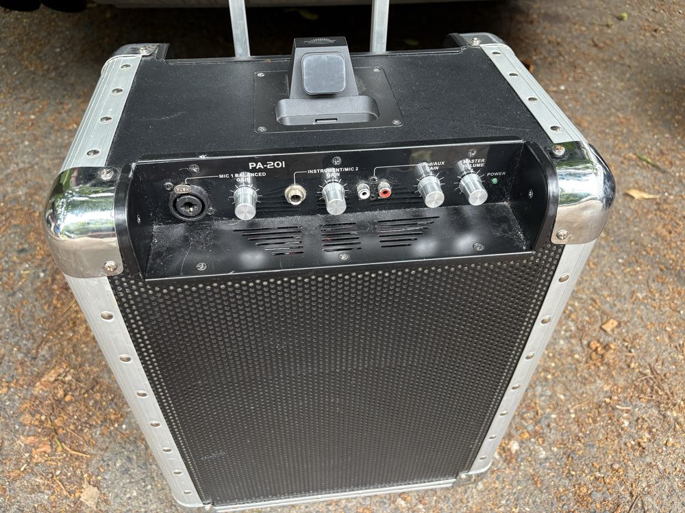 Kolumna aktywna, głośnik, piecyk 200W iPod Skytec PA201 200W mobilna