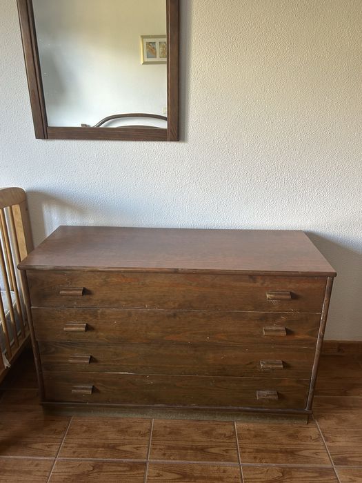 Cómoda e 2 mesinhas de cabeceira