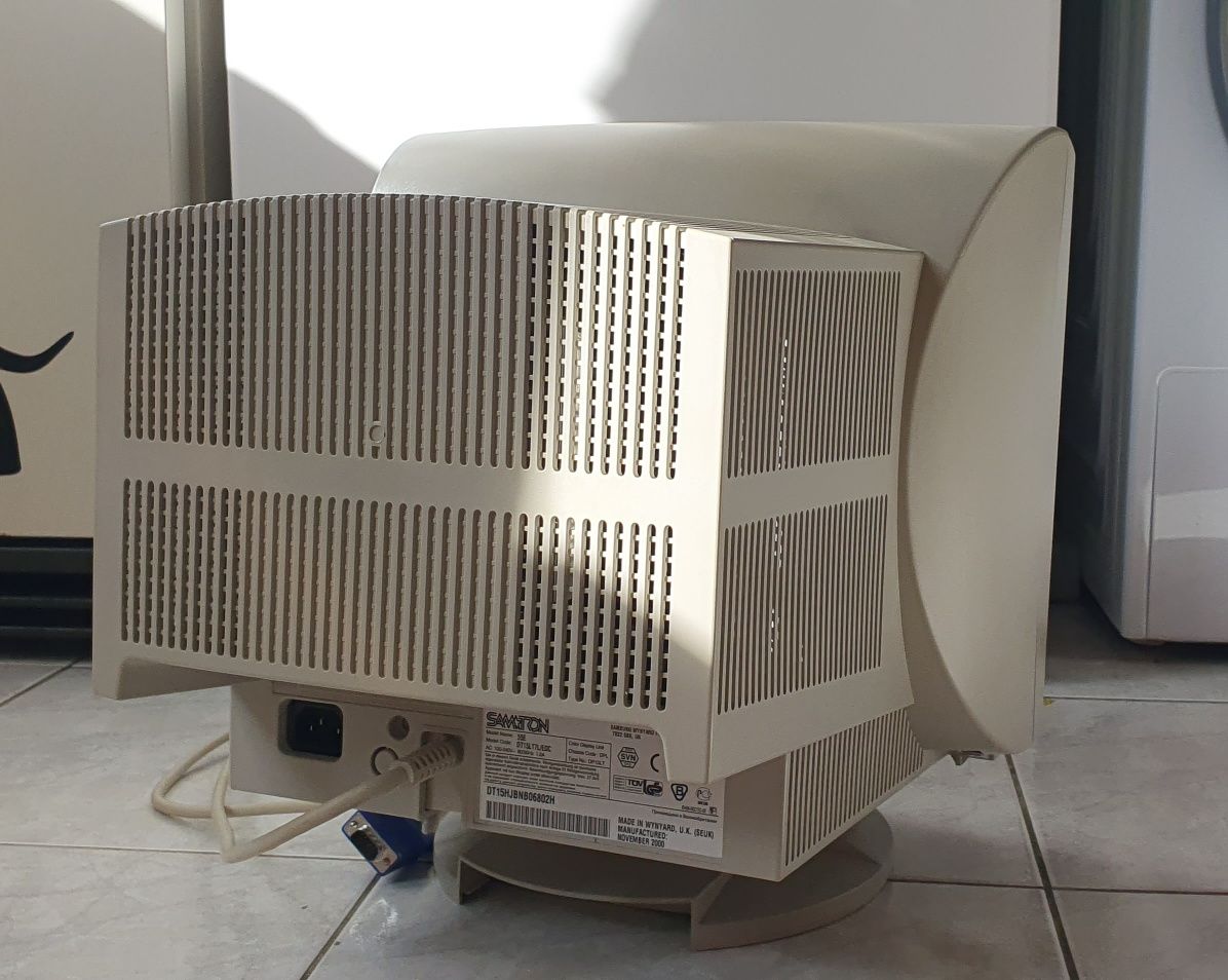 Монітор Samsung Samtron 55E