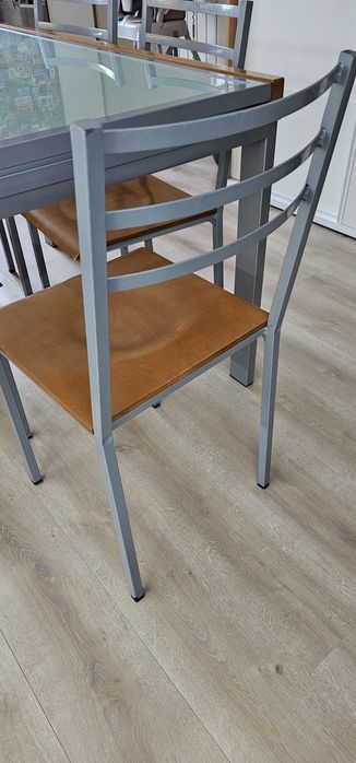 Mesa extensível + 6 Cadeiras