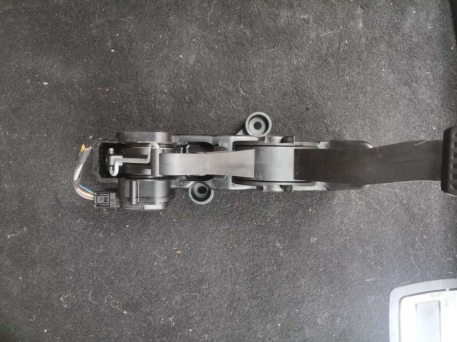 Модуль педалі газу (акселератор) A1693000904 для W245