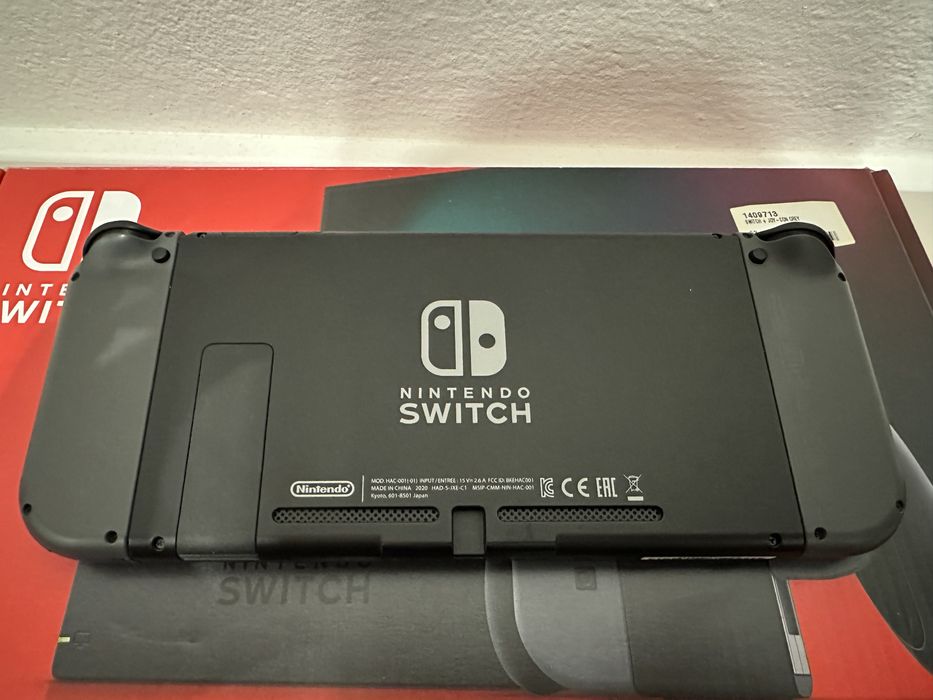 Nintendo Switch 1 v2