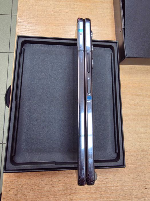 Samsung Galaxy Fold 5 12/512GB