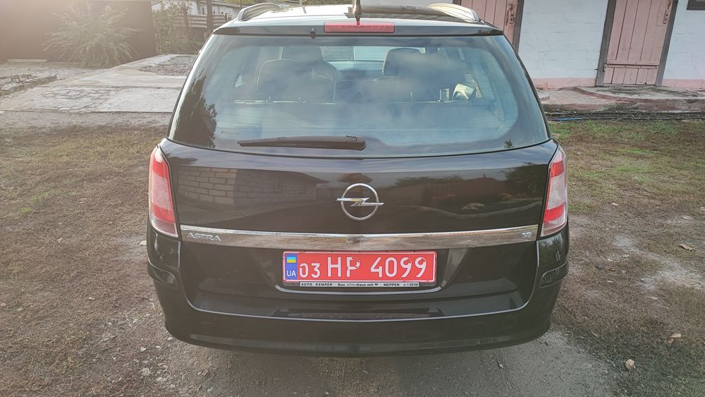Авто Опель Астра H