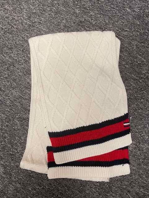 Tommy Hilfiger - szal z USA.