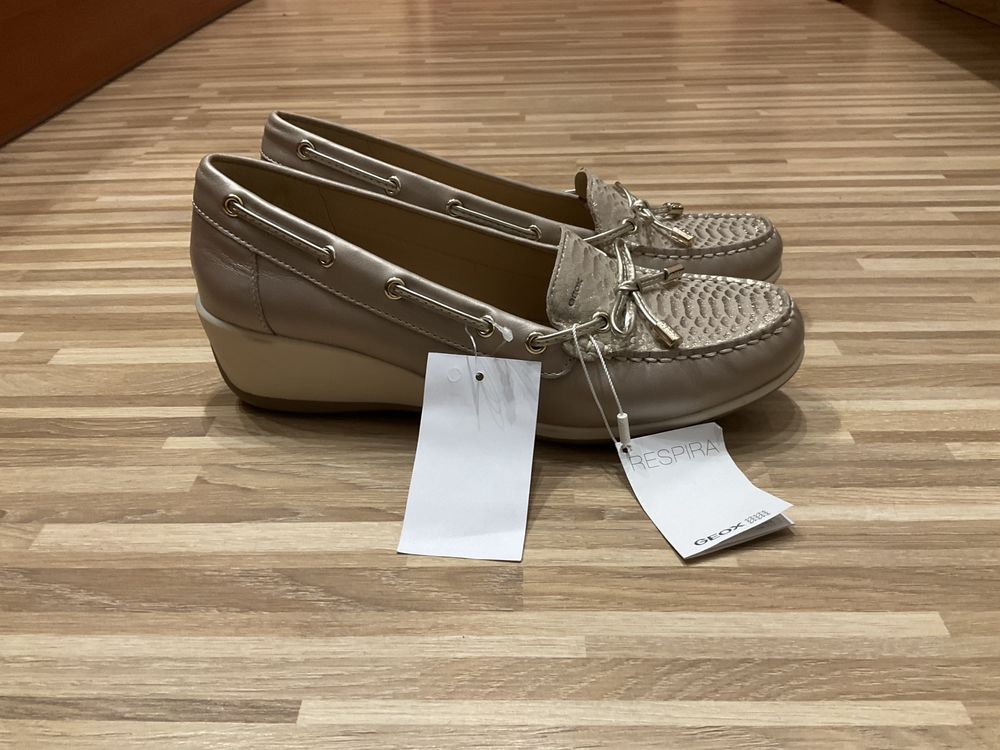 Buty mokasyny damskie Geox bezowo zlote rozmiar 40