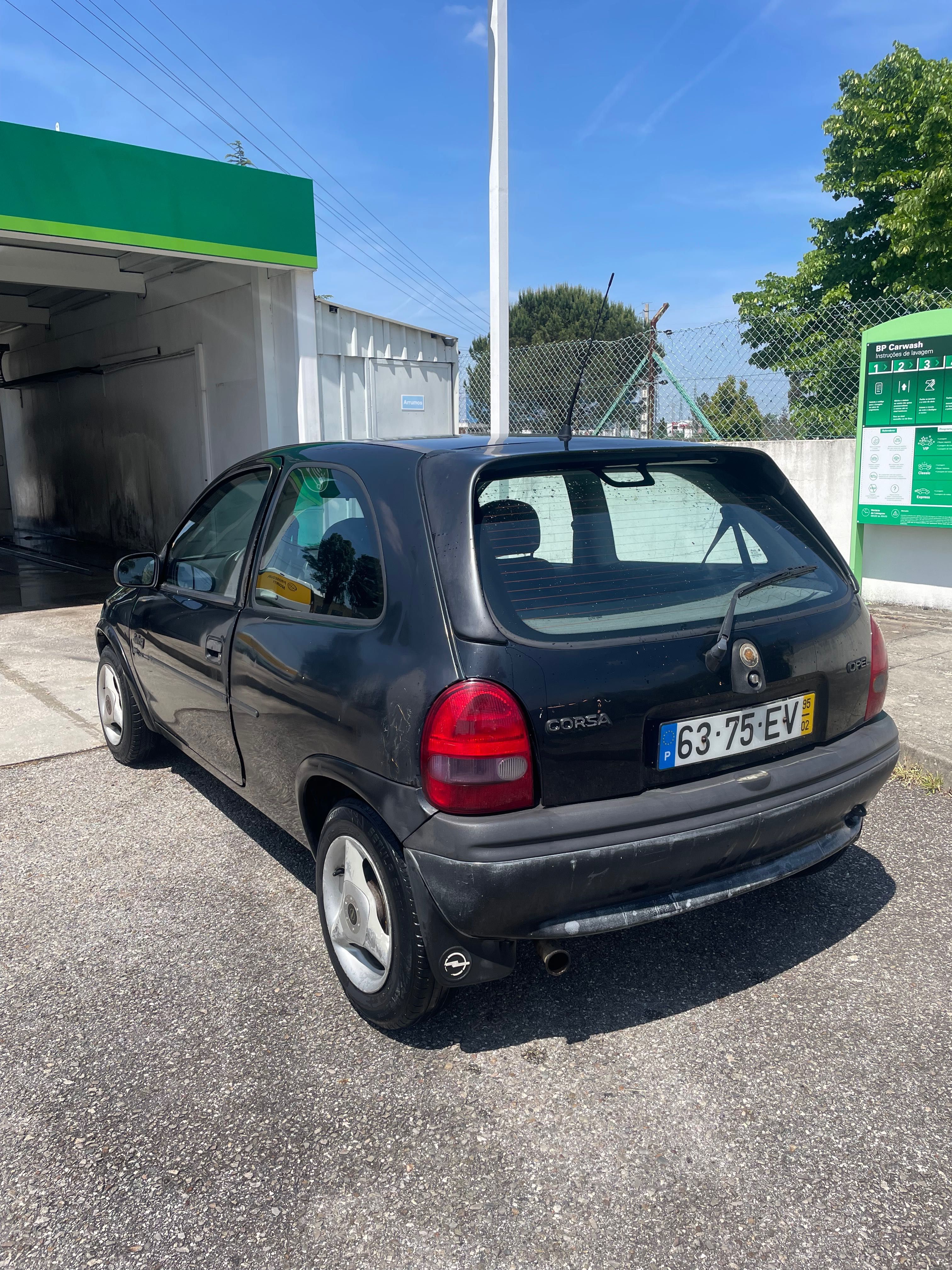 Opel Corsa 1.2 bem estimado