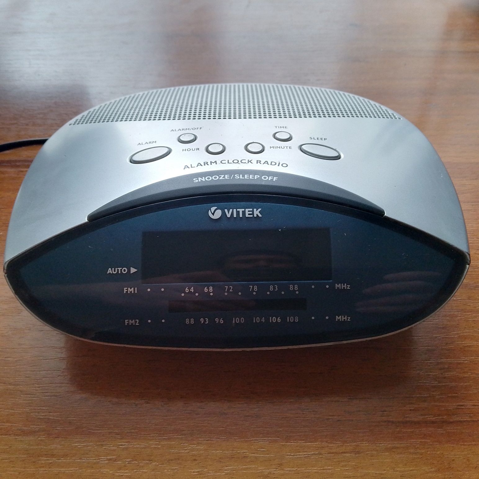 Alarm clock radio Vitek.