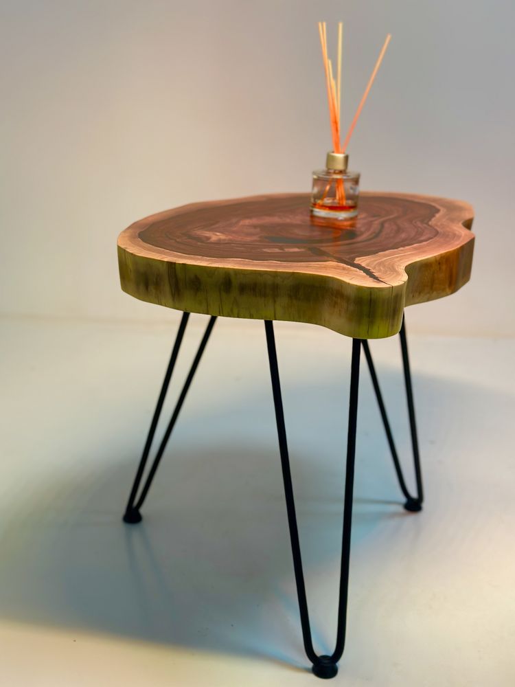 Відчуйте естетику ЛОФТ: унікальний стіл з Горіха для дому або кавʼярні
