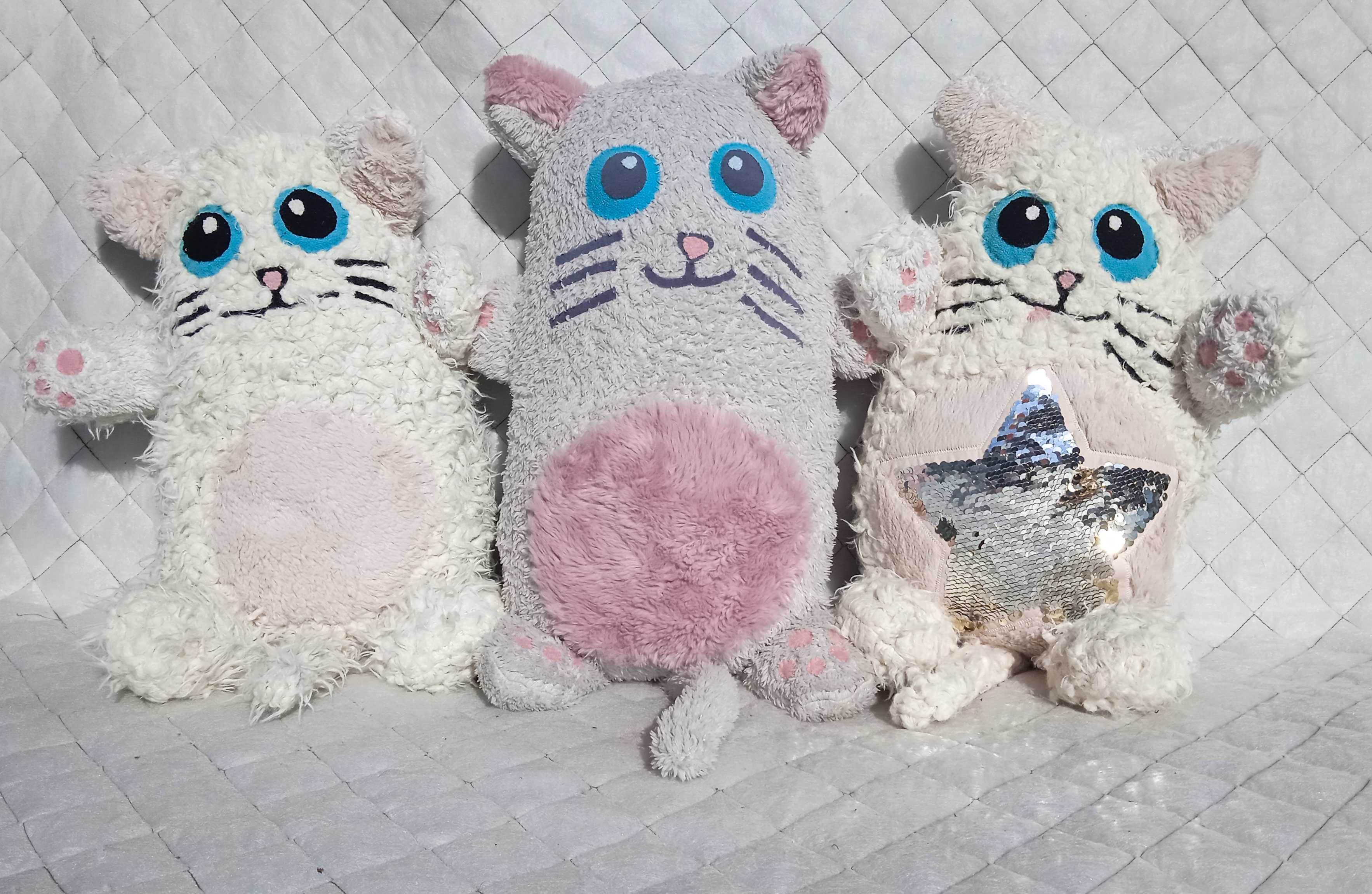 Лапка подушка, котик обнимашка, смайлы, губки