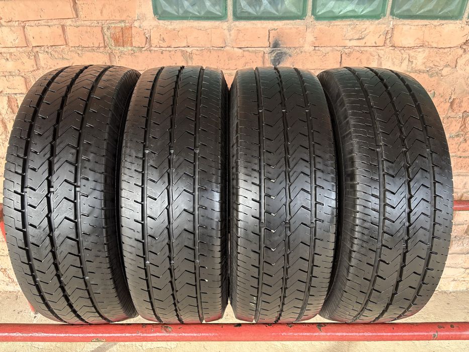 Комплект Літніх шин 225/70R15c Viking