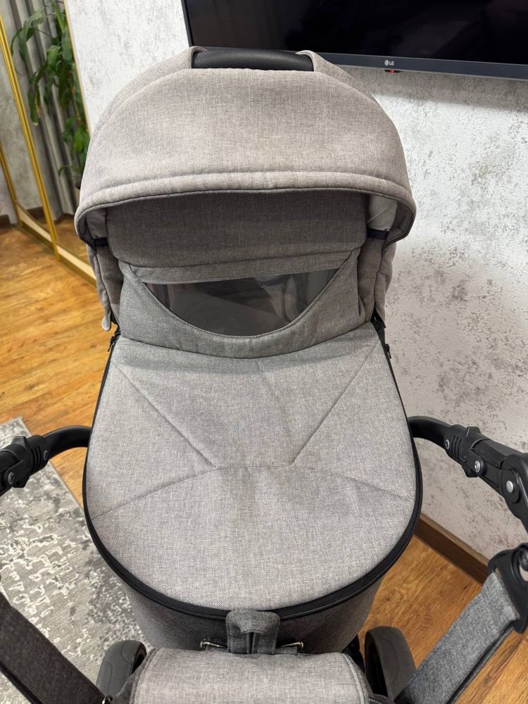Продам коляску Baby Pram 2-В 1