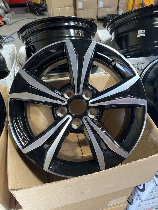 *Komplet alufelg 5x114.3 17” mazda kia toyota hyundau honda mitshubish