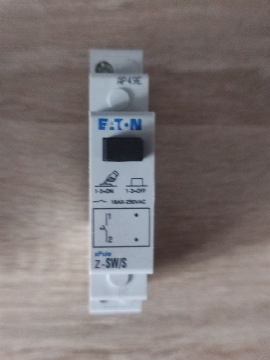 2 sztuki EATON Przełącznik modułowy Z-SW/SS 276301 i Z-SW/S 276300