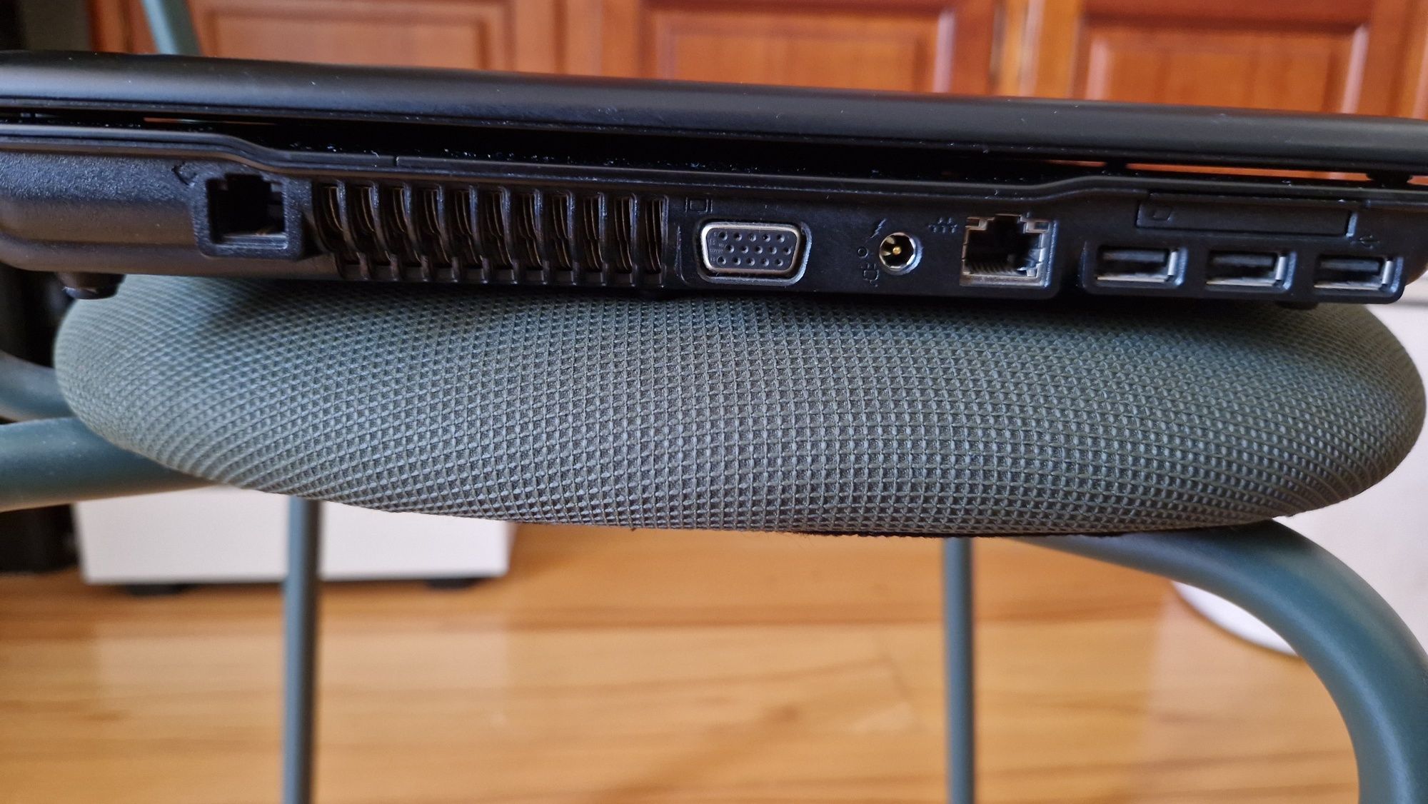 Portatil HP Compaq 610 Core 2 Duo T5870 4 GB SSD 256 GB