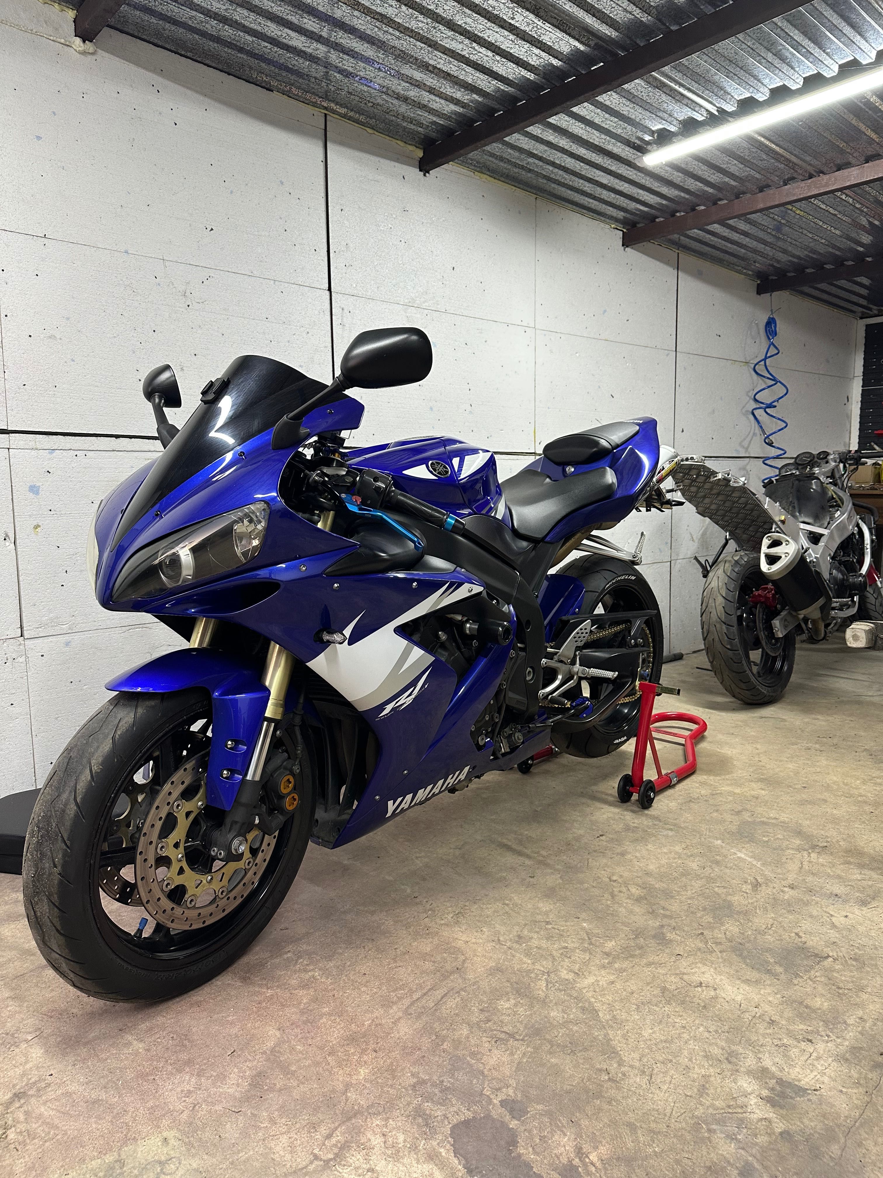 Sprzedam Yamaha R1 RN12 2005r