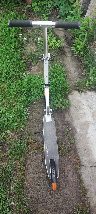 Hulajnogą Meverick