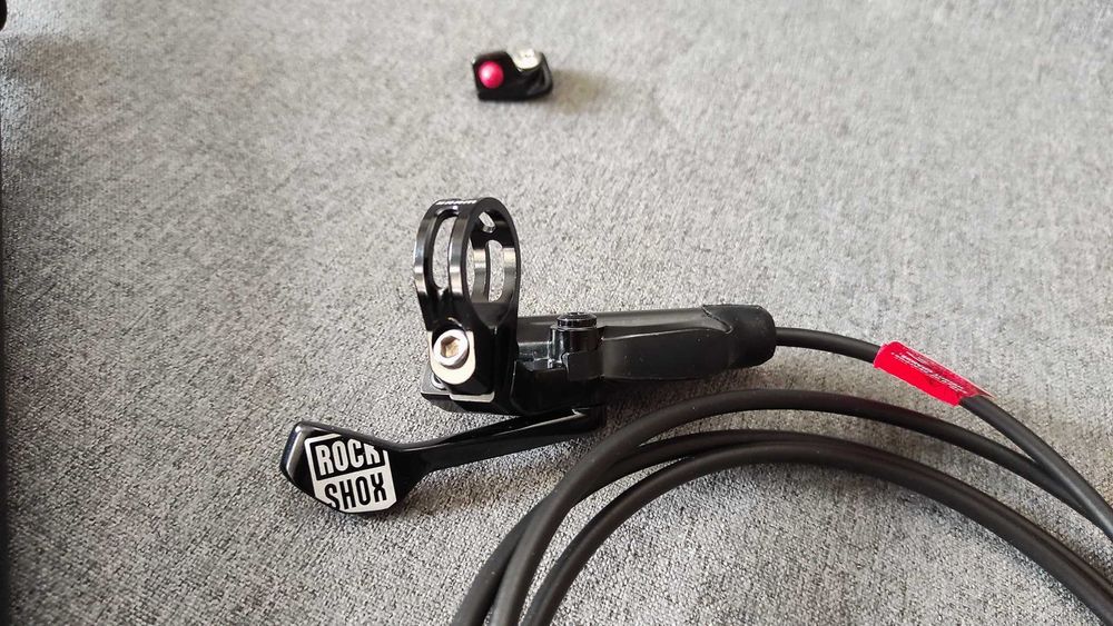 Подседел-Дропер Rock Shox Reverb Stealth (31,6мм)