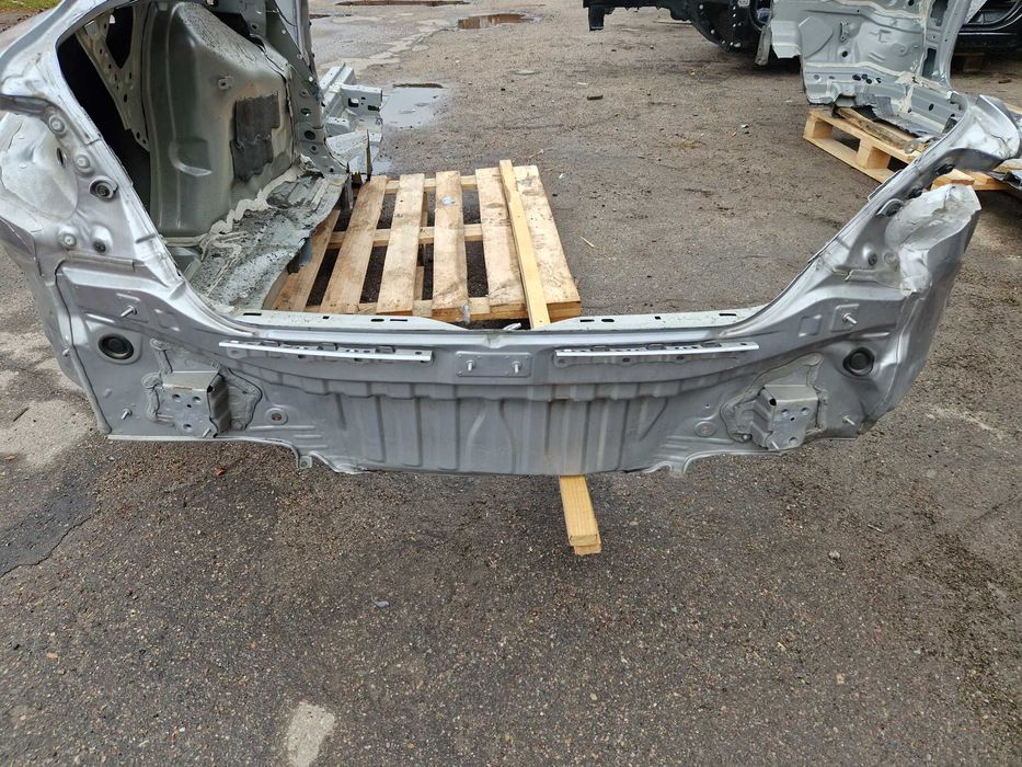 Полка корыти багажник задняя полка  Toyota Camry v70 2018 2022 2023