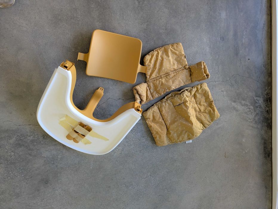 Lote Completo Stokke Tripp Trapp: Baby Set (V3) + Tabuleiro + Almofada