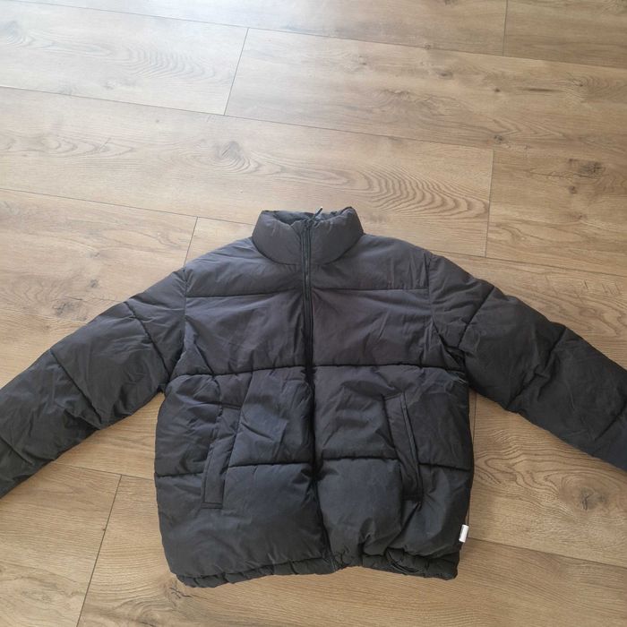 Zimowa kurtka Bershka