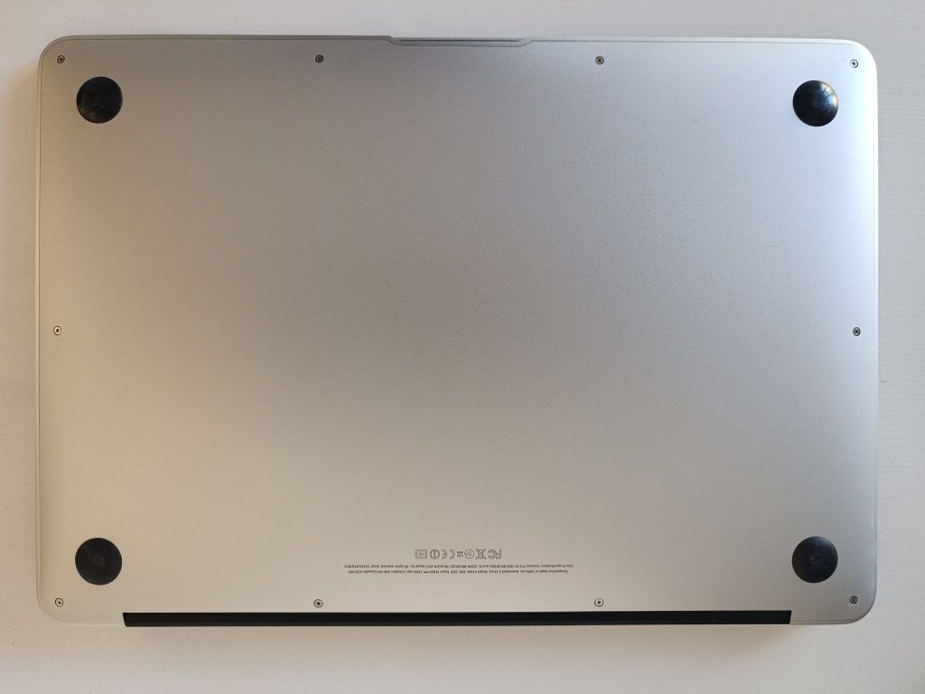 MacBook Air 13,3 '' Mid 2012, 1,8 GHz i5, 121 GB, 4 GB RAM DDR 3