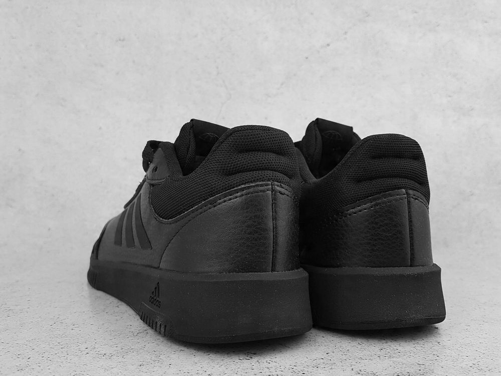 Кроссовки adidas  25 см стелька