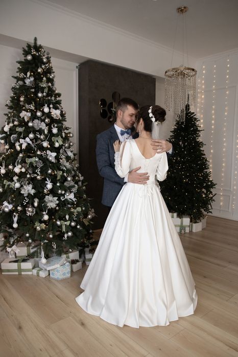 Весільна сукня 42-48 розміру