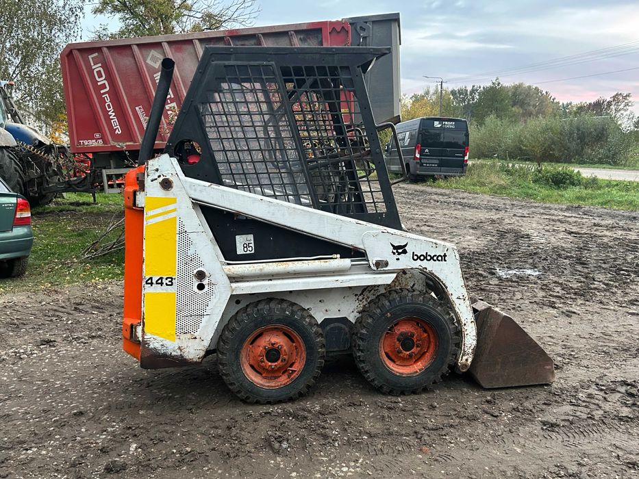 Miniładowarka Bobcat 443 90 cm szerokości Transport