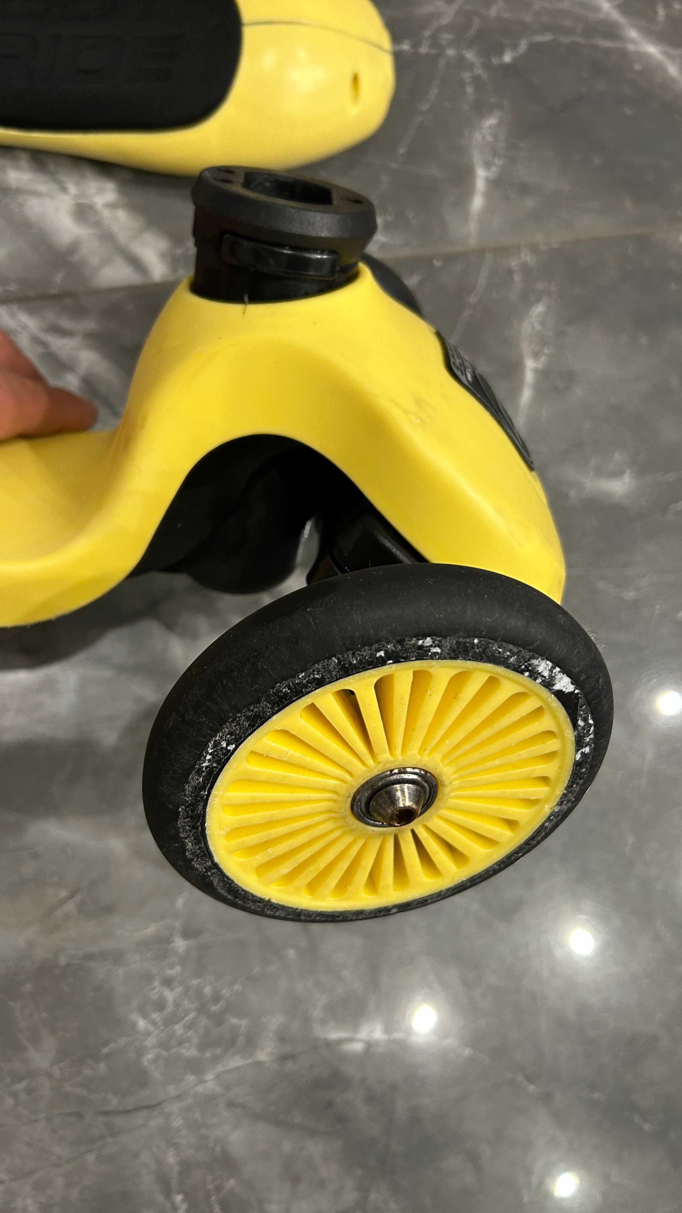 SCOOT AND RIDE  Highwaykick 1  - hulejnoga jeździk 2w1