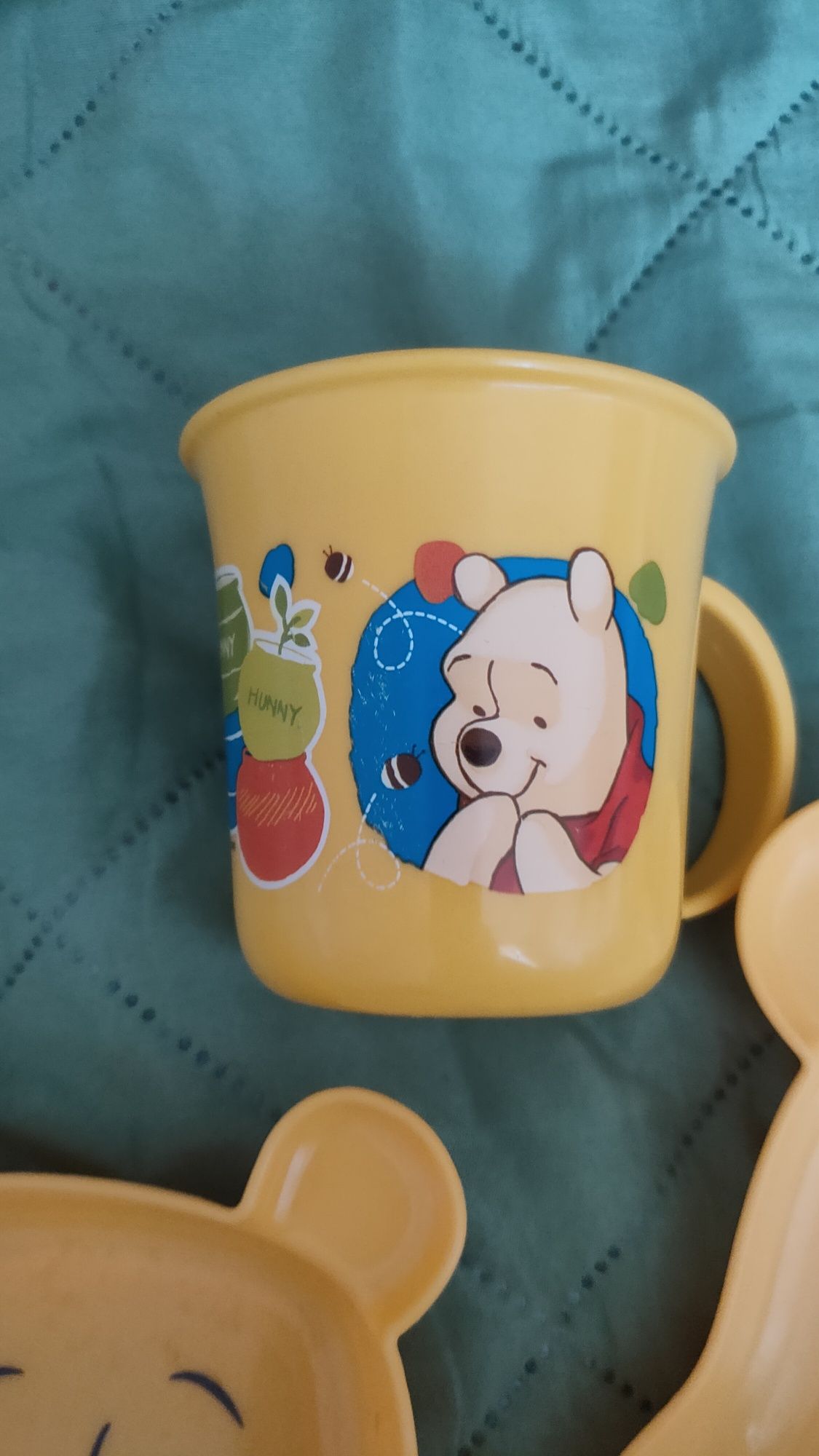 Plastikowy zestaw Kubuś Puchatek talerz miska kubek