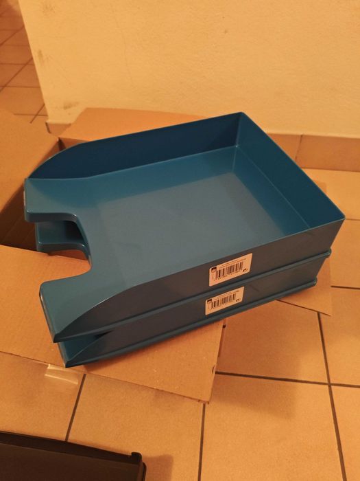 Tabuleiros para papéis - 9 tabuleiros por 12€.