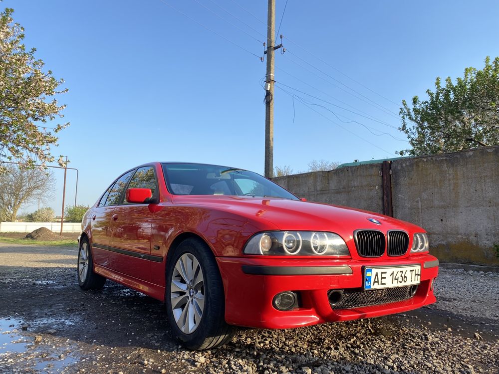 Продам BMW E39 523I
