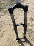 Vendo suspensão 180mm praticamente nova