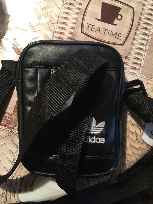 Продам сумку Adidas кожана
