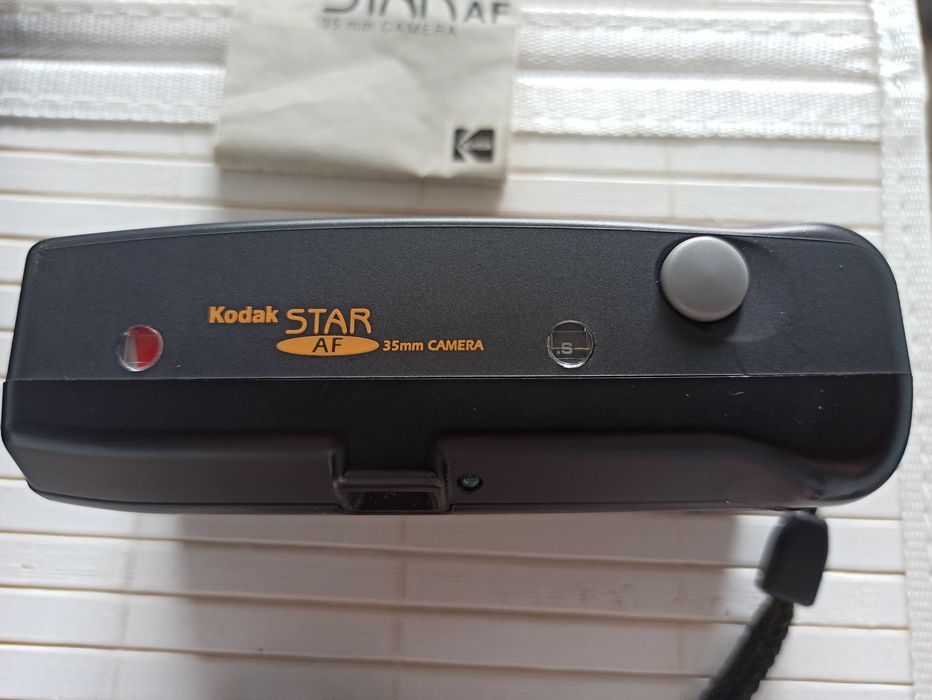 Aparat fotograficzny Kodak STAR AF z 1996r z futerałem