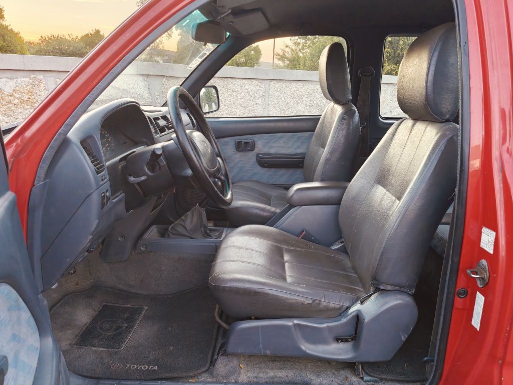 Toyota Hilux 2.4D | X-CAB | Direção Assistida |
