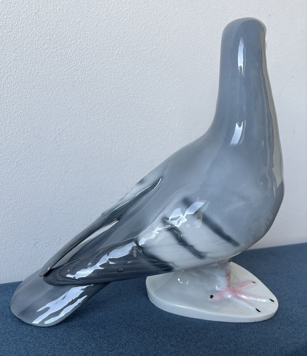 Figurka Porcelanowa Gołąb PRL , Antyki