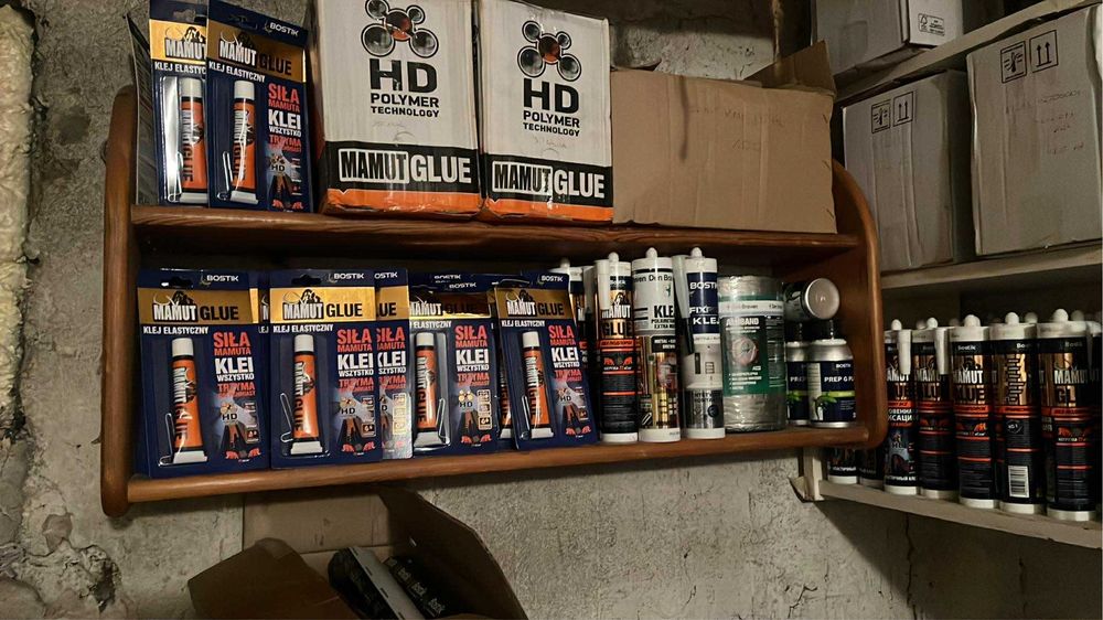 Pozostalosci po budowie Silikony, kleje, mutant, akryl