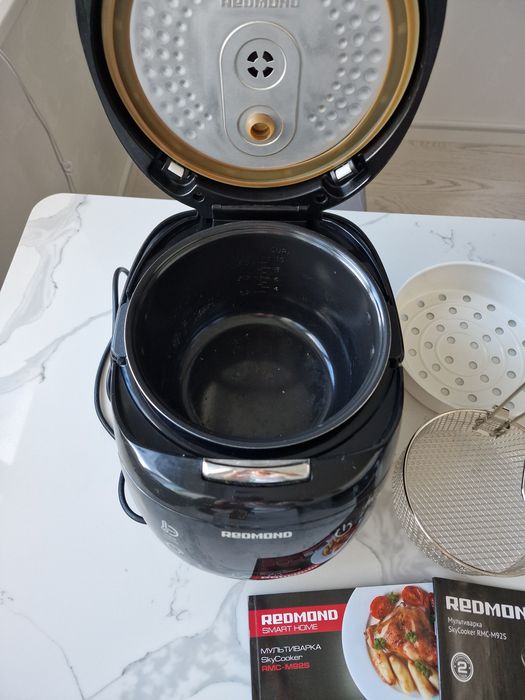 Продам рабочую мультиварку Redmond M92S