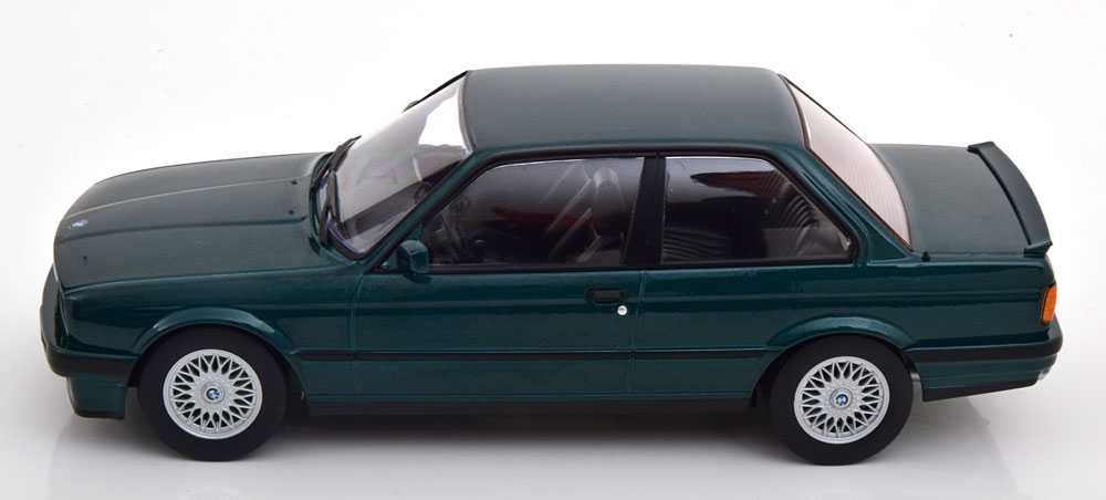 Model 1:18 KK-Scale BMW 325i (E30) M-Paket 1 1987 dark green metallic