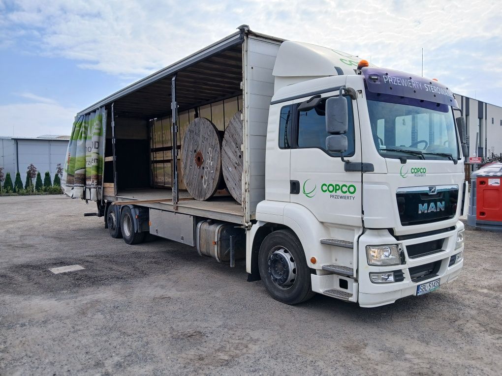 Man TGA 26.310 z windą, 3 osie