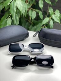 Женские солнцезащитные очки FENDI прямоугольные Черные Белые Фенди