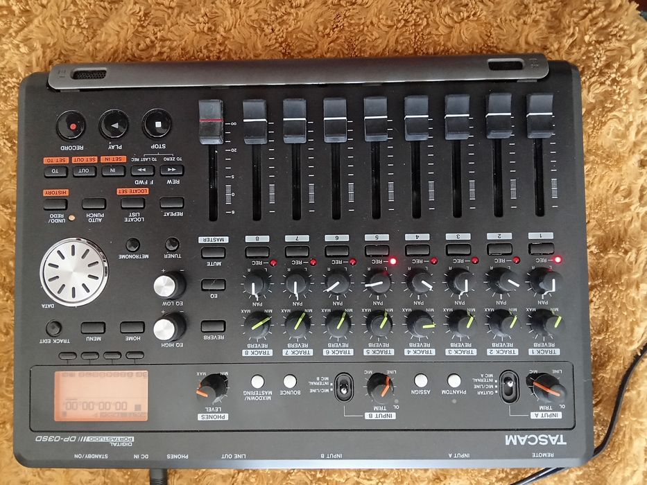 Gravador multipista Tascam