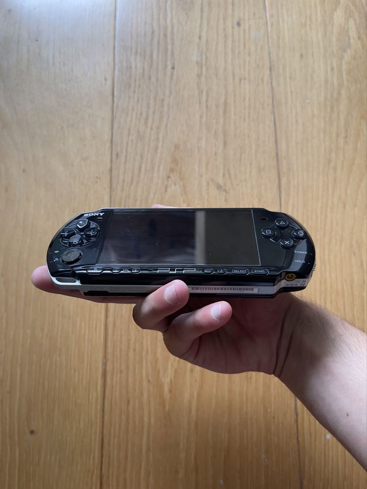 Psp 3004 (em caixa) + caixa original com manuais + carregador + sd4gb