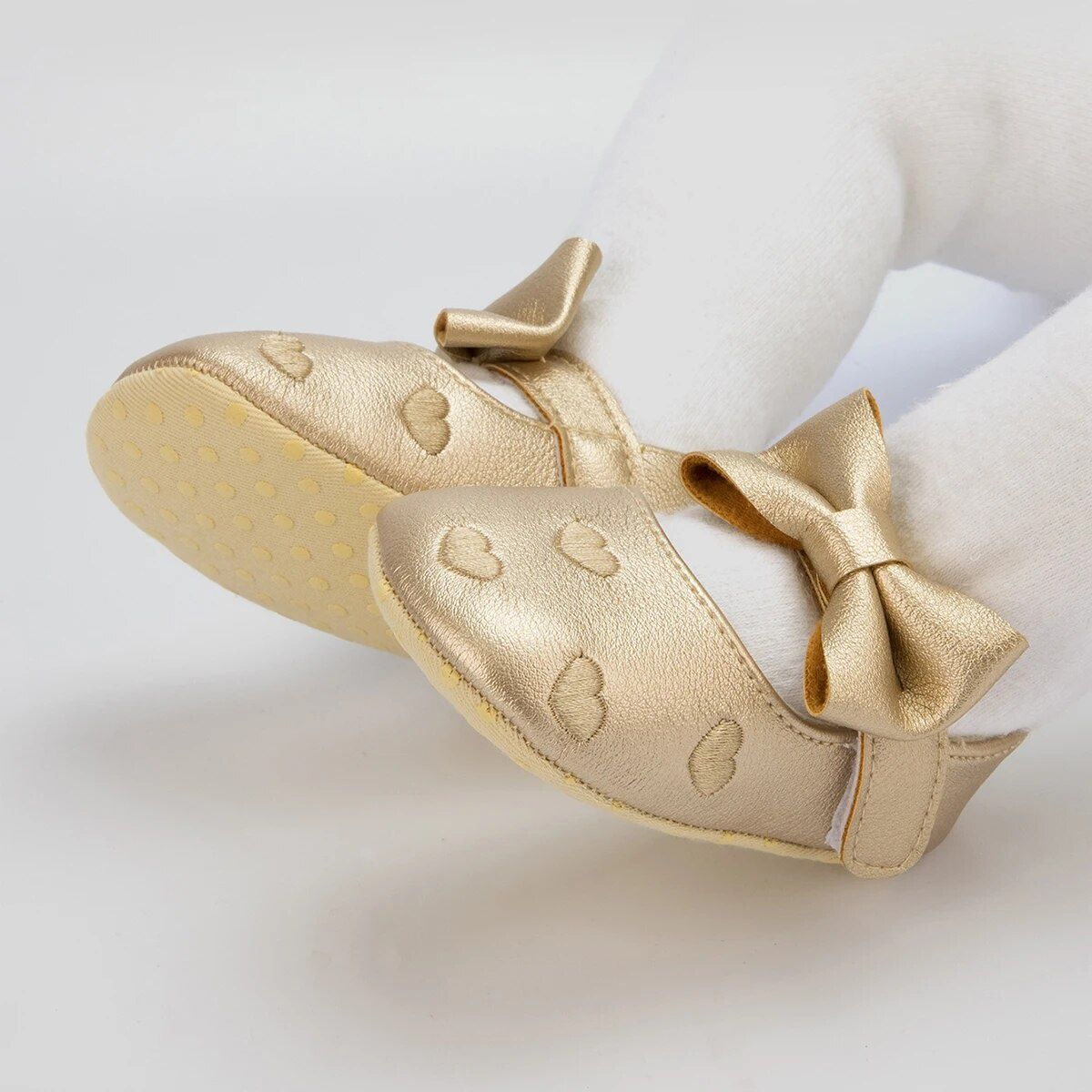 Złote buciki w serduszka niechodki niemowlęce 0-6 miesięcy 10,5cm